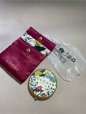 Gucci beauty mirror